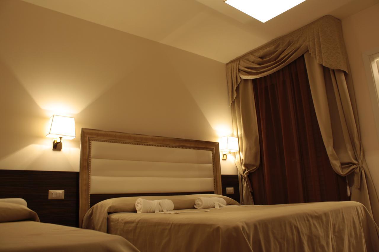 Hotel Donatella Pinarella 3*